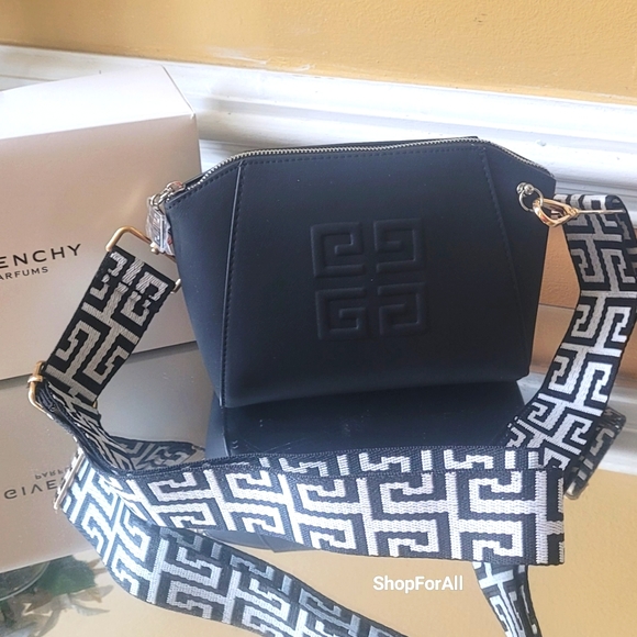 Givenchy pouch - Picture 14 of 14